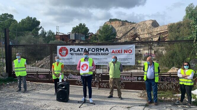 ‘No Toqueu Sa Garrigueta Rassa’, en contra del projecte de restauració de la pedrera d’Establiments