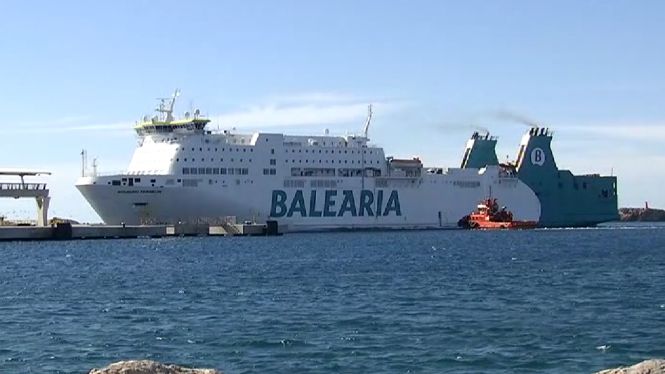 Arriba a Eivissa el vaixell de Baleària després de quatre hores a la deriva