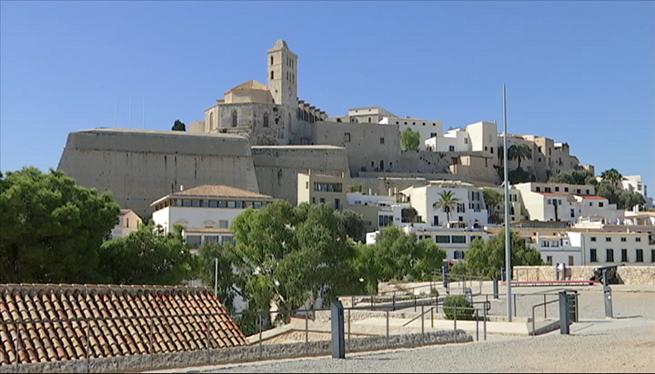 La+compatibilitat+entre+turisme+i+patrimoni%2C+a+debat+a+Eivissa