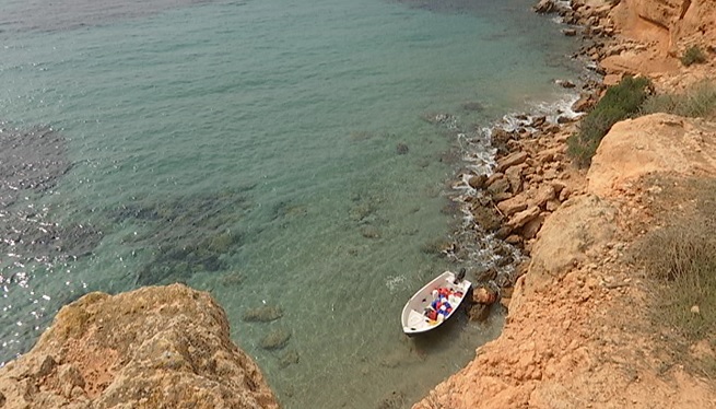 Arriba una nova embarcació amb migrants a Santa Eulària