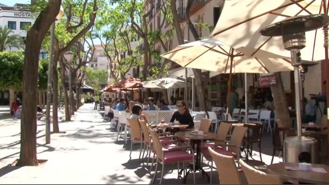 Detingut per amenaçar amb dos ganvets els clients i cambrers d’una terrassa