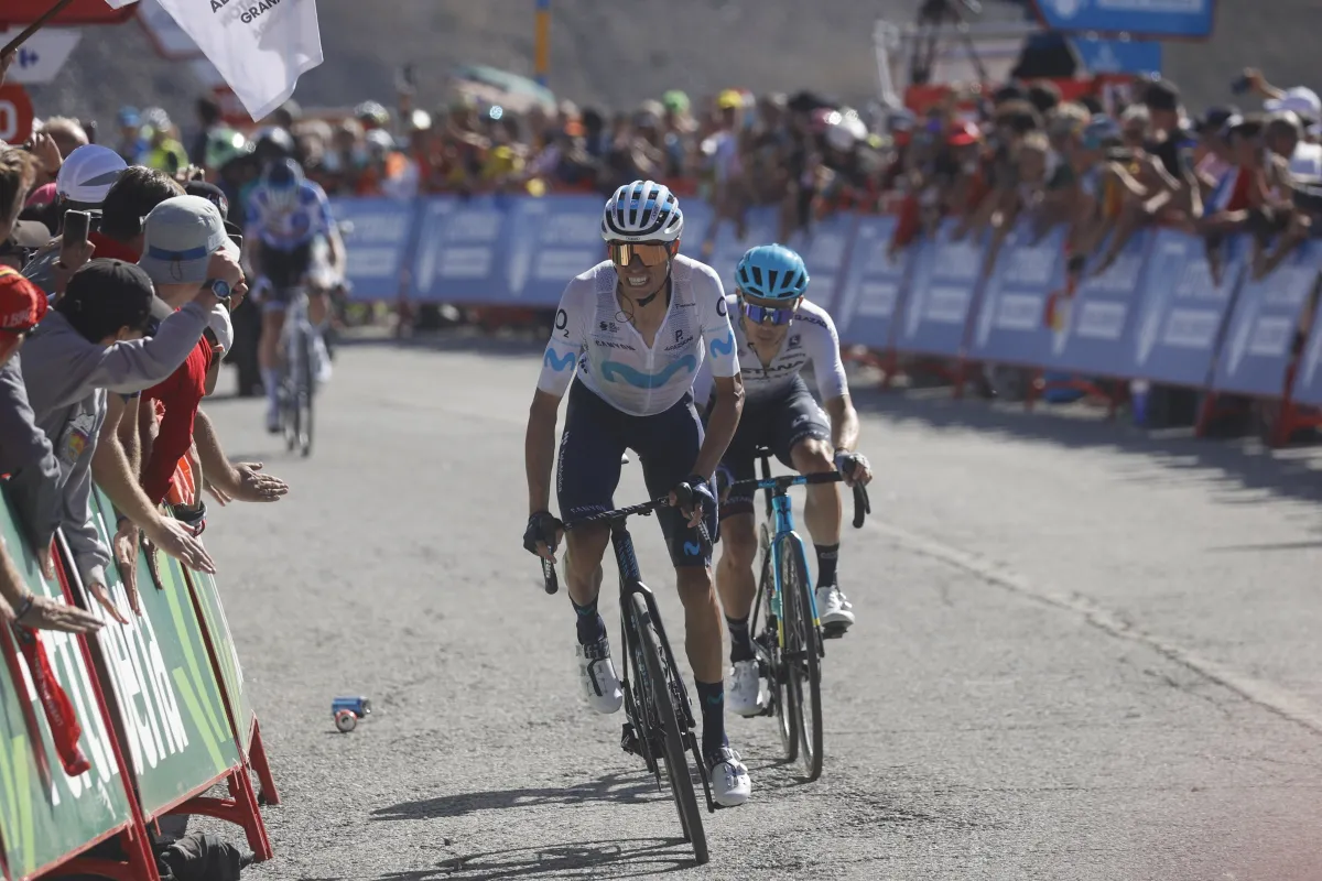 Enric Mas fa segon a l’etapa reina de la Vuelta, retalla distàncies a la general i deixa aparaulat el podi