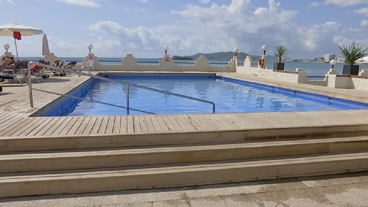 La UIB alerta que l’evaporació de piscines suposa el 4,9%25 del consum d’aigua a les Balears