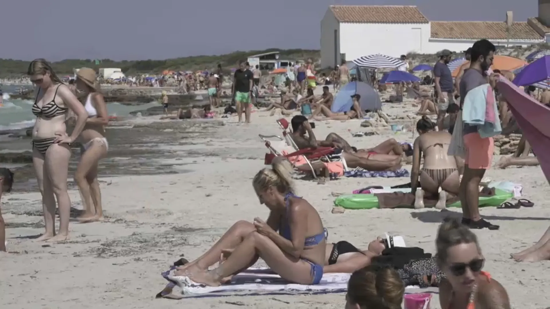 Una convocatòria en xarxes socials crida a “omplir la platja de mallorquins” aquest dissabte