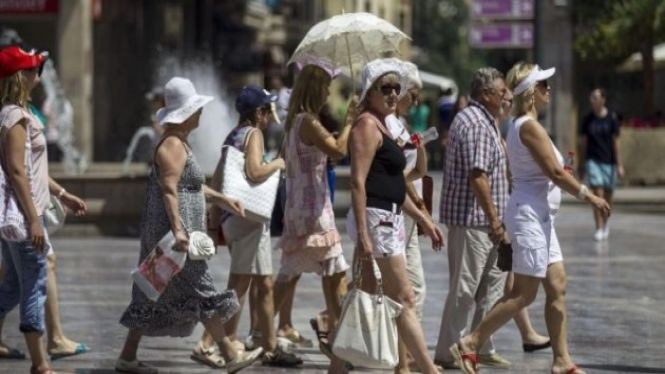 L’arribada de turistes a les Balears baixa un 2,2%25 i la despesa disminueix un 2,1%25 el juliol