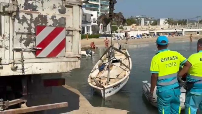 L’Ajuntament d’Eivissa actua a Talamanca contra el pirata de Porroig