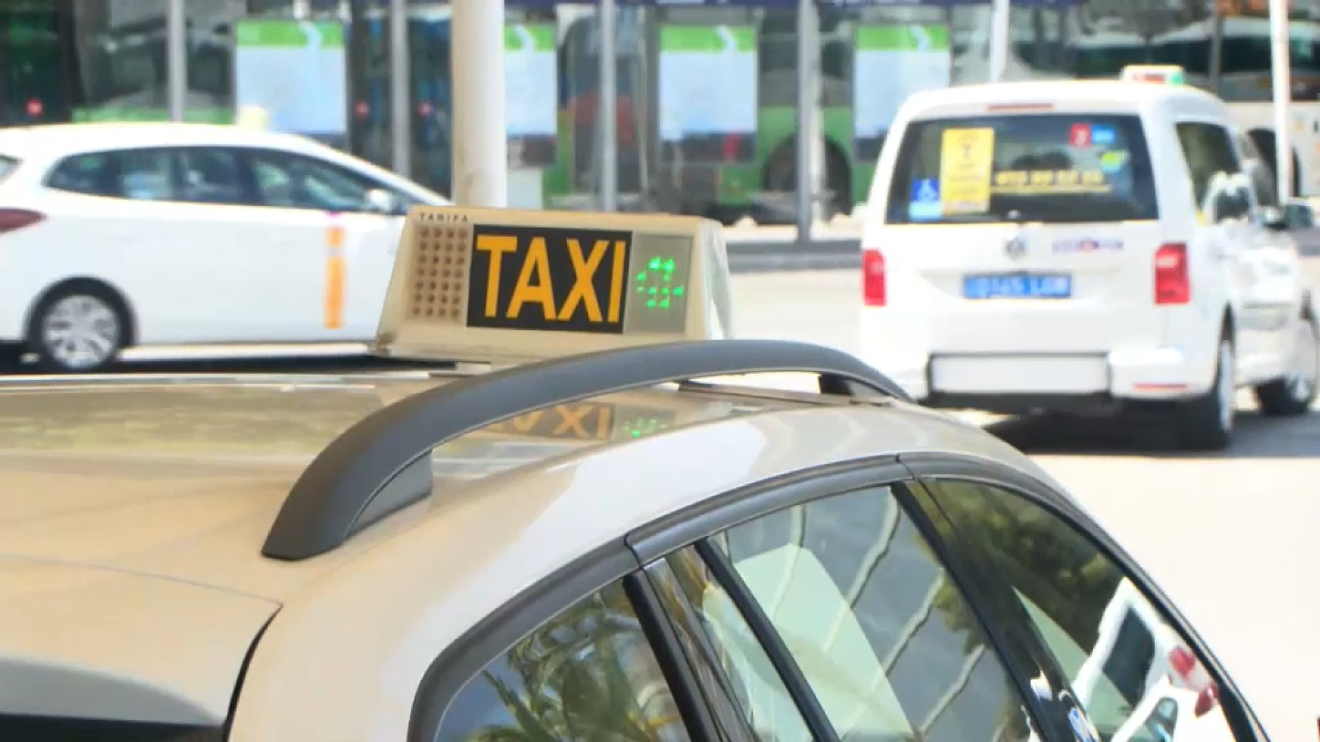 El Govern oferirà una tarifa única de referència als taxistes en el nou decret del sector