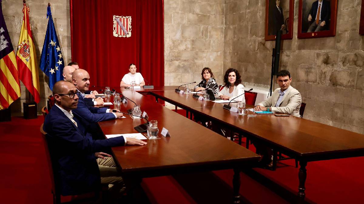 El Govern exigeix més recursos a Marlaska per combatre la crisi migratòria
