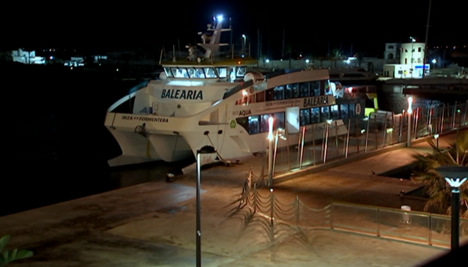 Formentera recupera la barca de les 6 del matí