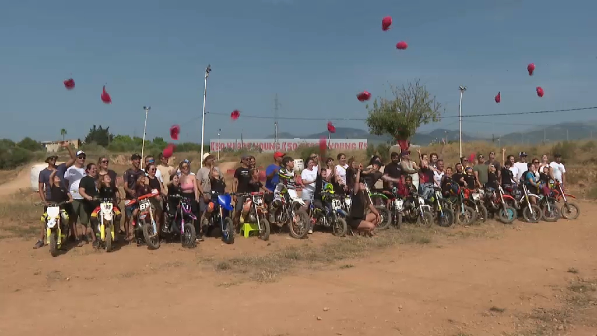 Els menuts pilots celebren el final de curs amb Mestra Pakita