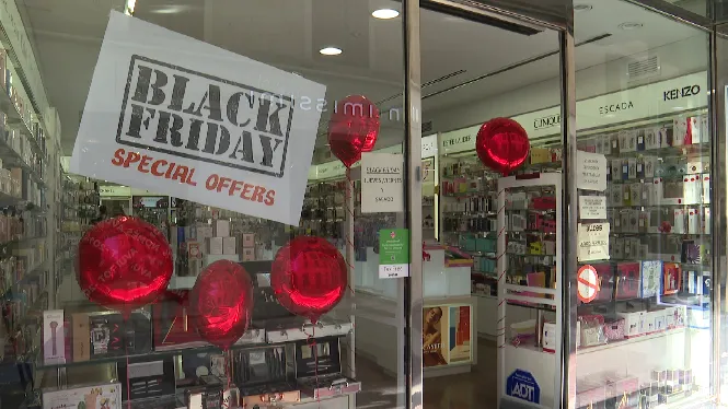 La majoria de comerços de proximitat de Menorca també s’han sumat enguany a la campanya del Black Friday