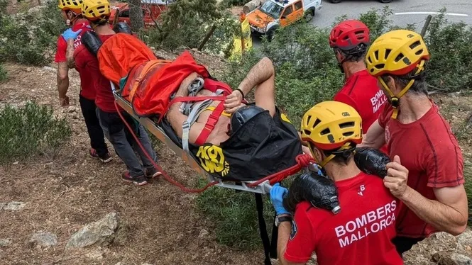 Rescaten un home que s’ha romput una cama després de caure des de més de dos metres a Caimari