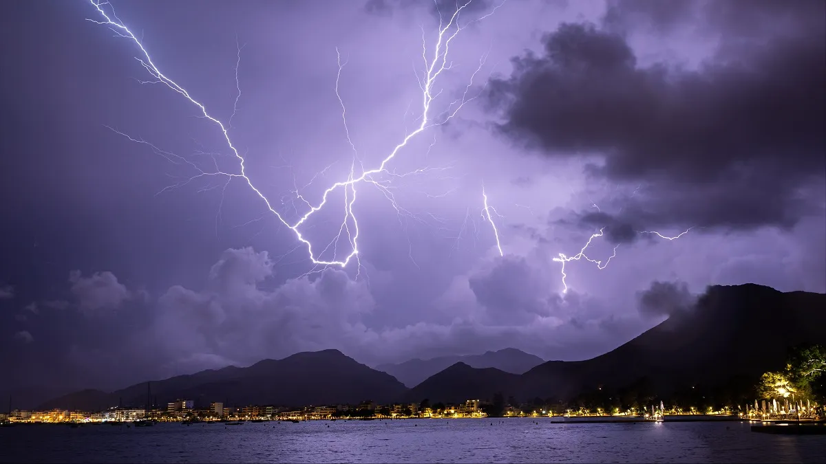 Atenció al temps en les pròximes hores: ruixats i tempestes que seran intensos a punts de les Balears