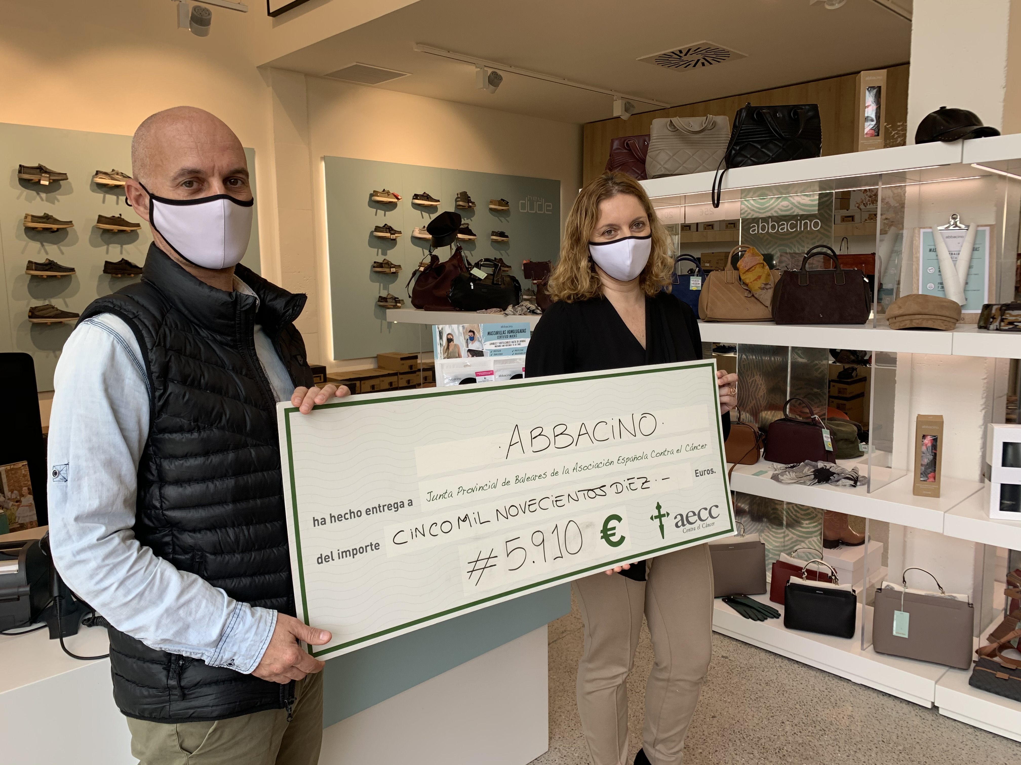 Abbacino entrega 6.000 euros per pacients de càncer afectats per la crisi