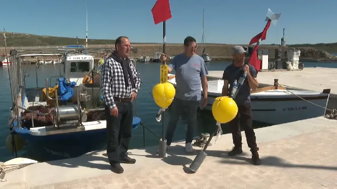 Els pescadors de Menorca estrenen nous capcers de senyalització més sostenibles