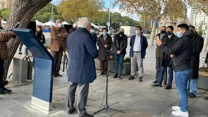 S’inaugura un tòtem al port de Barcelona per commemorar la “Gran Eixida” d’Alcover i Moll