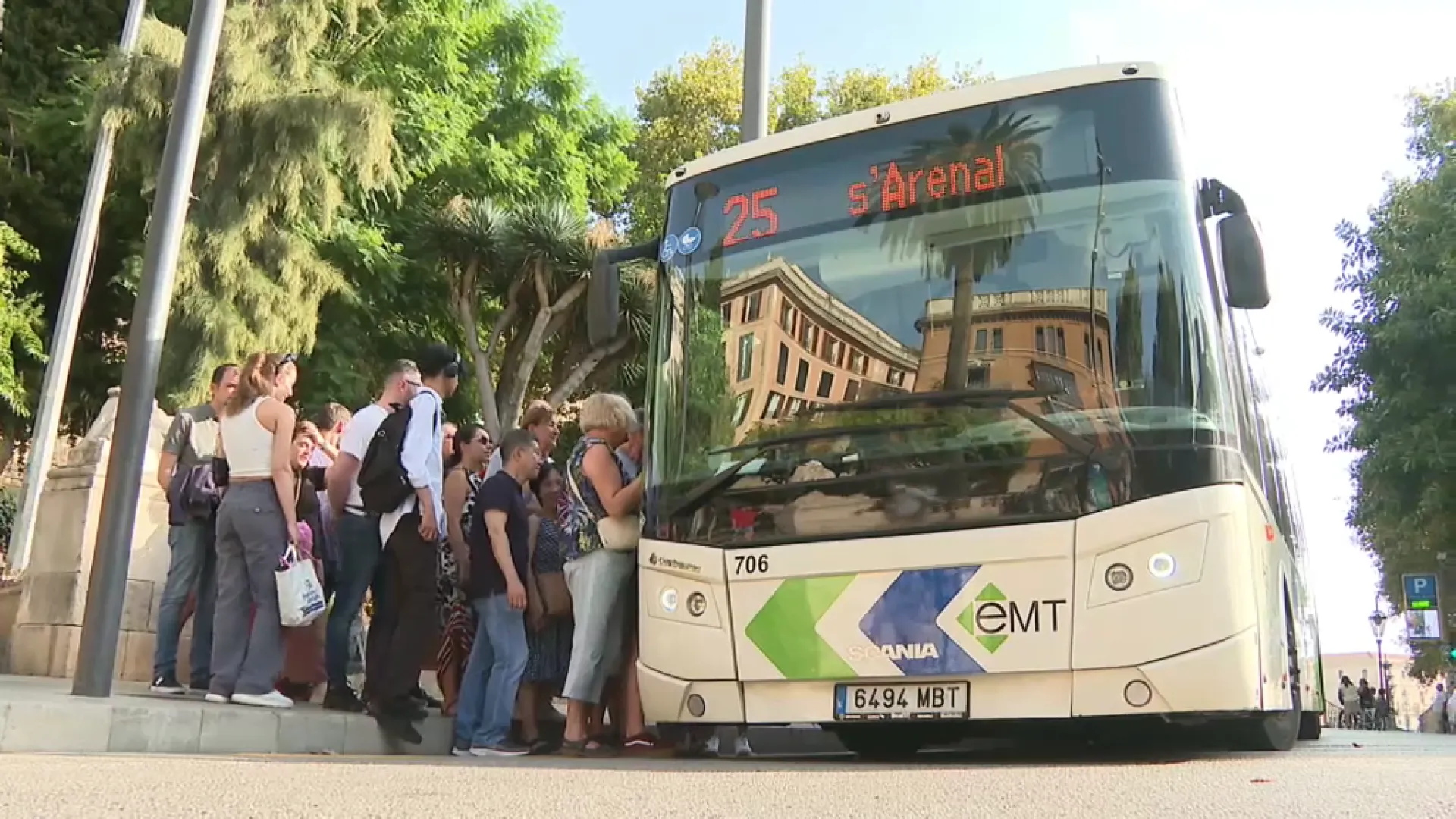 Palma torna a patir l’operació Nigul, amb caos a les parades d’autobusos i mancança de taxis disponibles