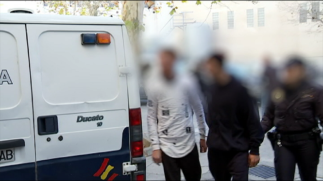 Els 15 migrants arribats a Cabrera seran traslladats a un CIE de Barcelona