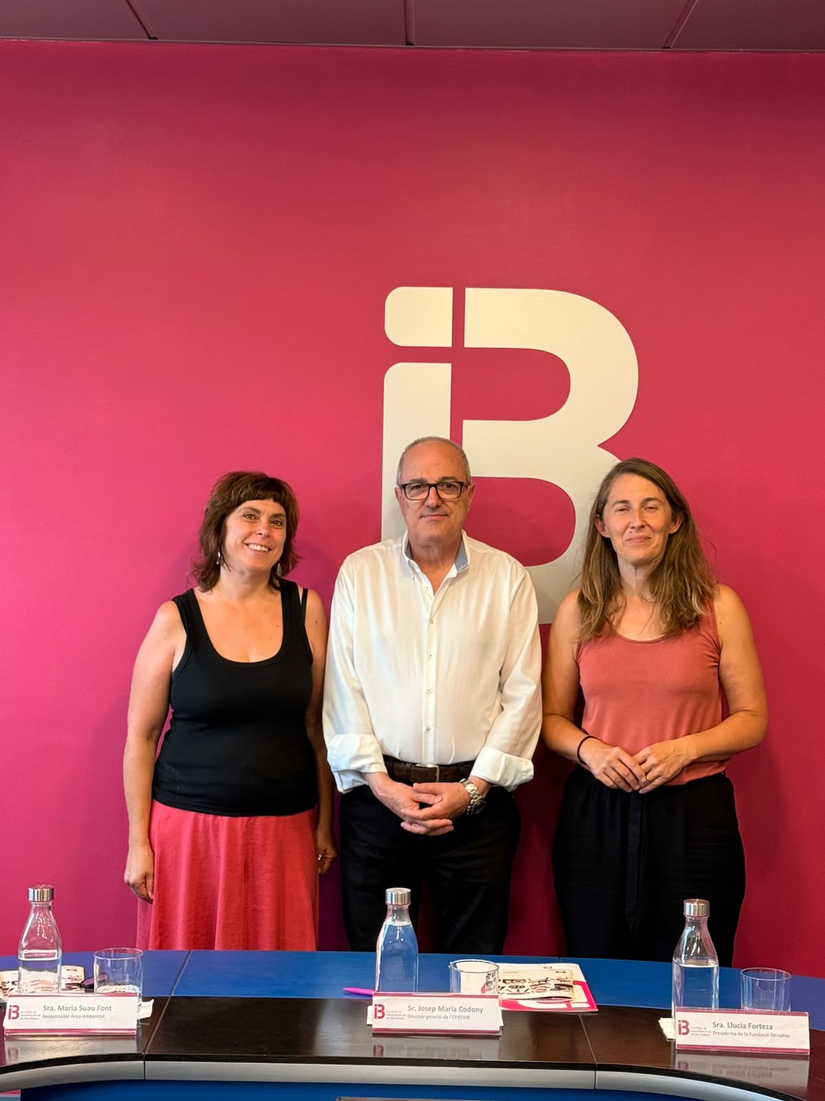 IB3 dona una mà a la Fundació Deixalles