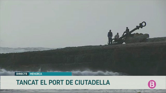 El+port+de+Ciutadella+tancat+durant+24+hores+per+la+mala+mar