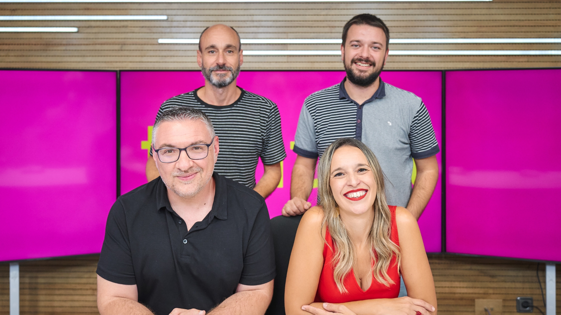 IB3 treu els estudis al carrer per Sant Jordi amb emissions en directe des de Palma i Maó