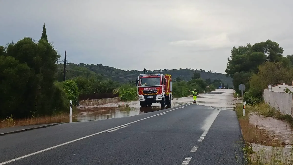 Tallada la carretera general de Menorca per inundacions a l’alçada dels Plans d’Alaior