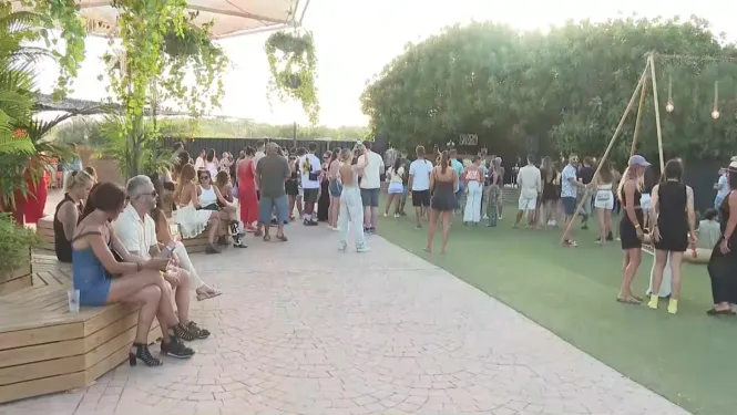 3.000 persones acudeixen a veure les DJ Mëstiza a Calvià