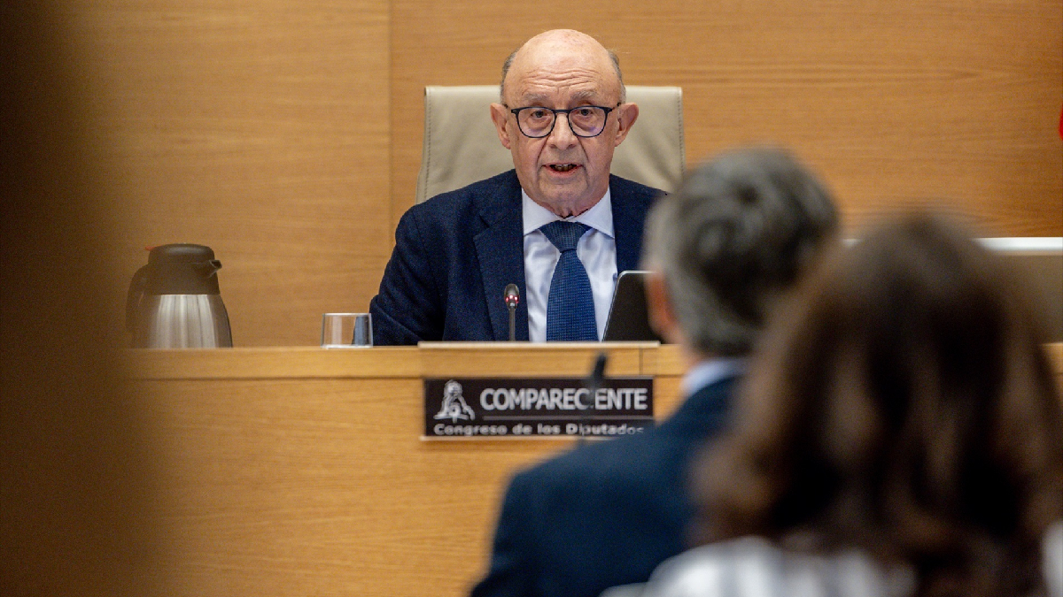 Montoro diu que no hi ha proves contra ell i vincula el cas als escàndols del Govern