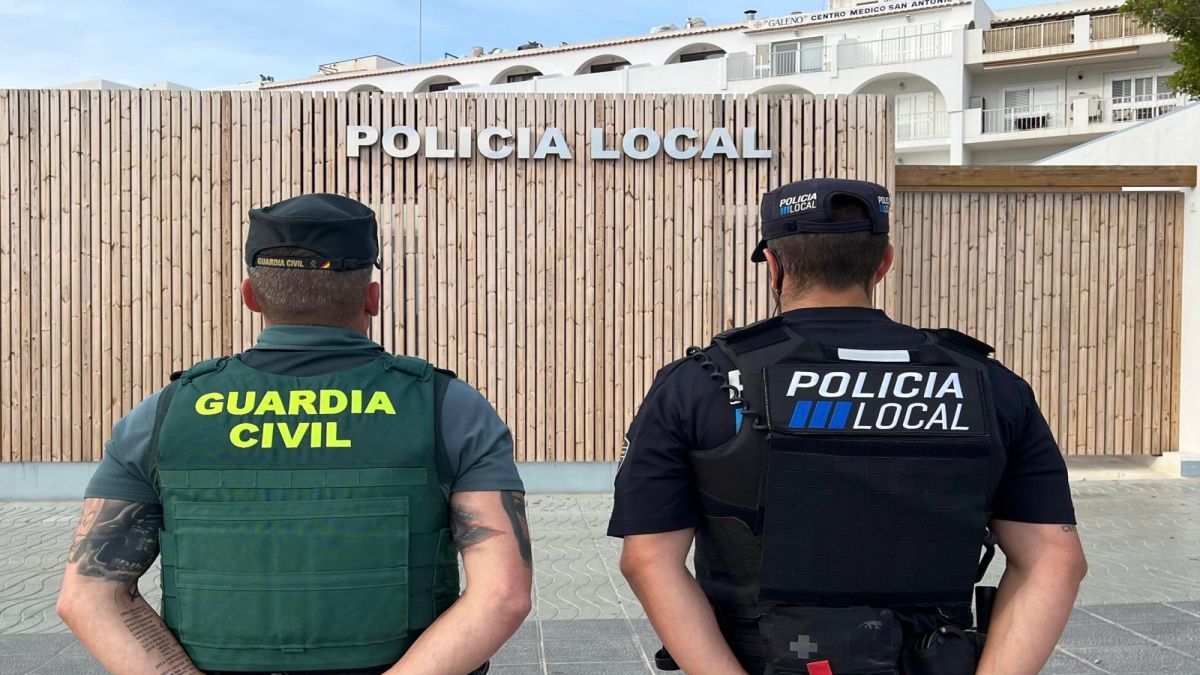 Vuit detinguts a Sant Antoni per vendre gas del riure