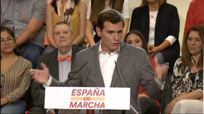 Albert+Rivera+s%E2%80%99ofereix+a+arribar+a+un+pacte+amb+el+PSOE