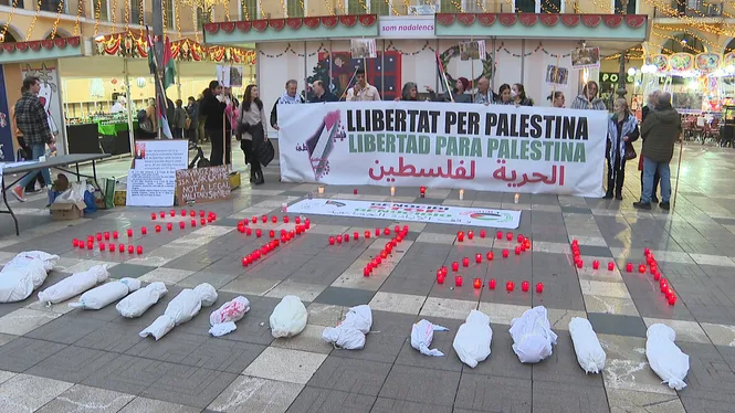 ‘Mallorca per Palestina’ ocupa la plaça Major de Palma per denunciar el “genocidi” en què s’ha convertit la guerra de Gaza