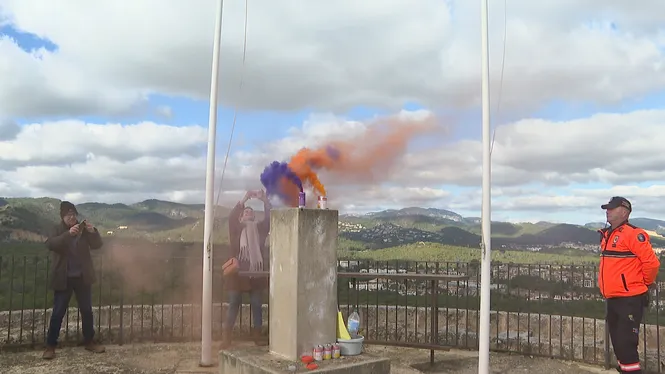 Una norantena de talaies i talaiots s’encenen a Mallorca i a les Pitiüses en defensa dels drets humans