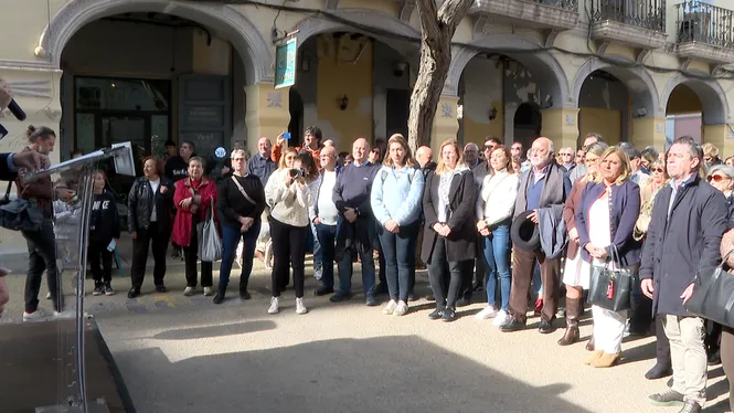 Unes 200 persones s’uneixen a la protesta convocada pel PP a Eivissa contra la llei de l’amnistia