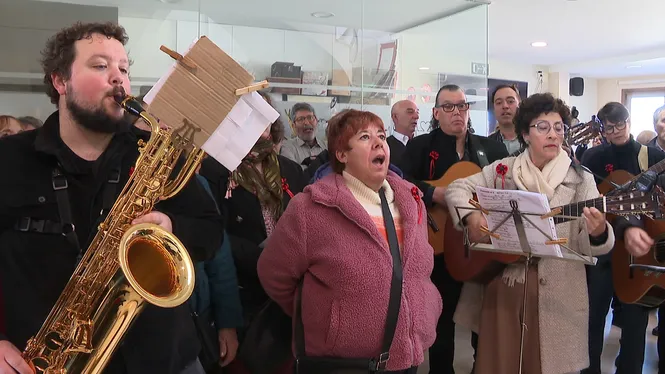 Els cantaires de l’Estudiantina del Cercle Artístic animen els Darrers Dies del Carnaval a Ciutadella