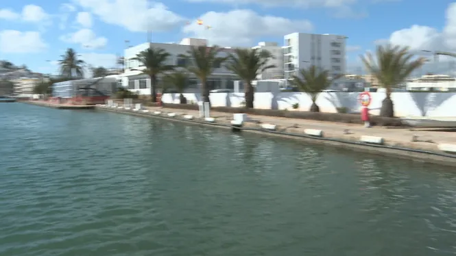 Trasllat d’embarcacions del Club Nàutic d’Eivissa a Marina Botafoch per resguardar-se dels temporals de vent