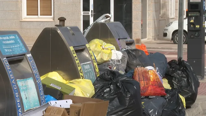 El servei de recollida de residus de Formentera s’atura per reclamar l’increment salarial del 4%
