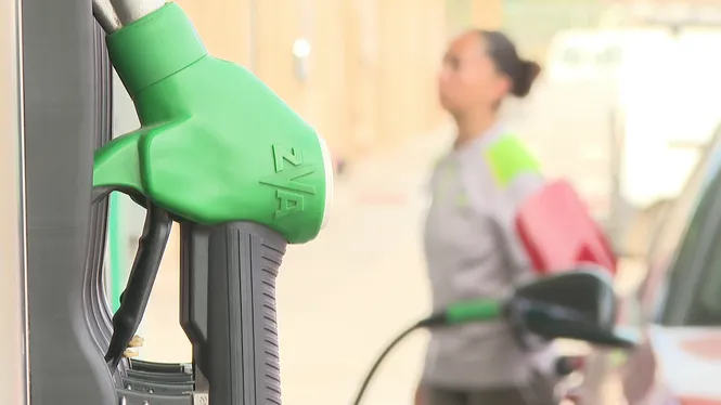 El preu dels carburants puja per tercer mes consecutiu