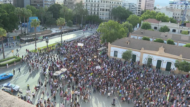 Més de 10.000 persones col·lapsen Palma per reivindicar que ‘Mallorca no es ven’