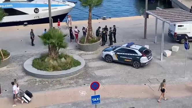 Localitzen 19 migrants a la carretera principal de Formentera