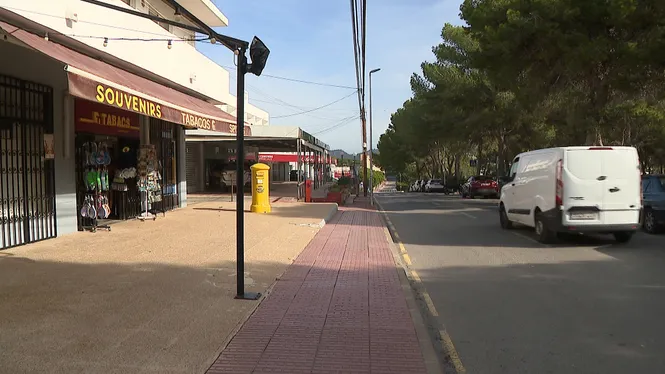 Detingut un jove per presumptament amenaçar amb un ganivet dins un bar en es Canar, a Santa Eulària