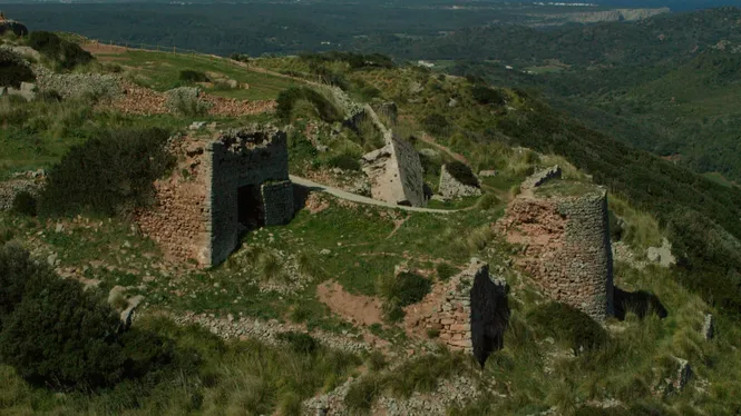 La restauració del Castell de Santa Àgueda de Menorca més a prop