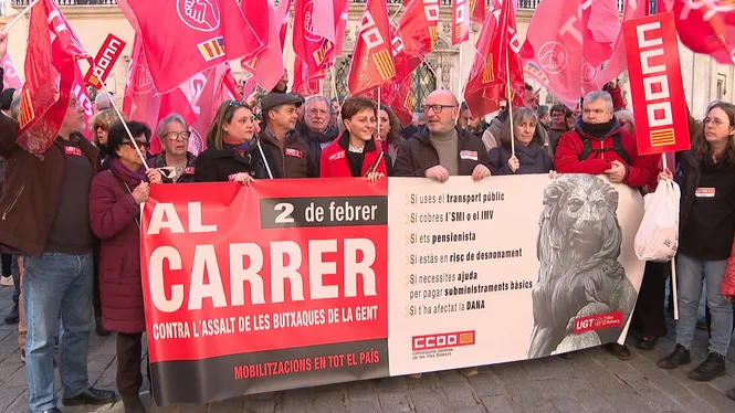 CCOO i UGT reclamen que els polítics deixin de “jugar amb els drets de la gent”