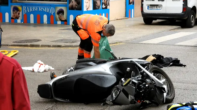 Un motorista, molt greu després de xocar amb un cotxe a Palma