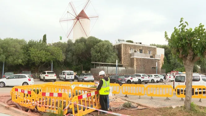 Un túnel evita talls a la carretera per les obres d’un parc solar as Mercadal