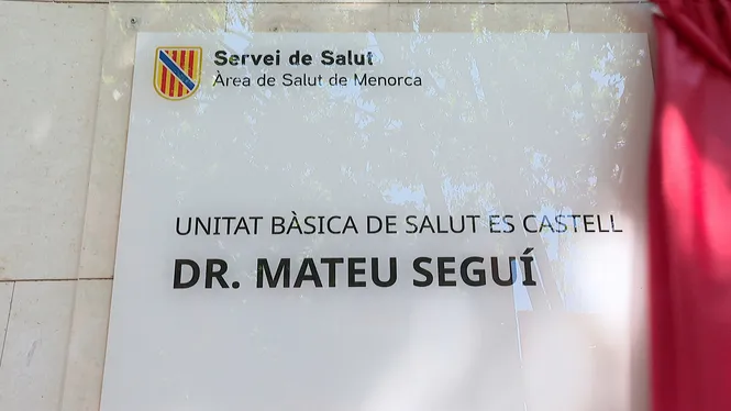 Es+Castell+posa+el+nom+del+doctor+Mateu+Segu%C3%AD+al+seu+centre+de+salut