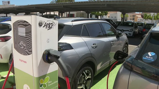Maó i Ciutadella cobraran les recàrregues de vehicles elèctrics a partir d’aquest dilluns