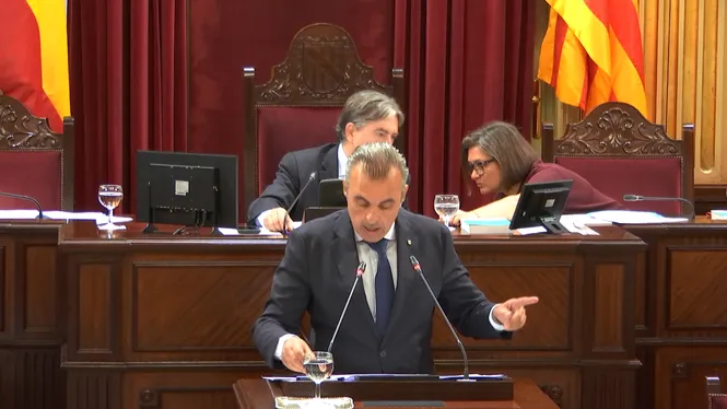 Vera defensa l’acord amb Vox sobre el pla pilot de lliure elecció de llengua