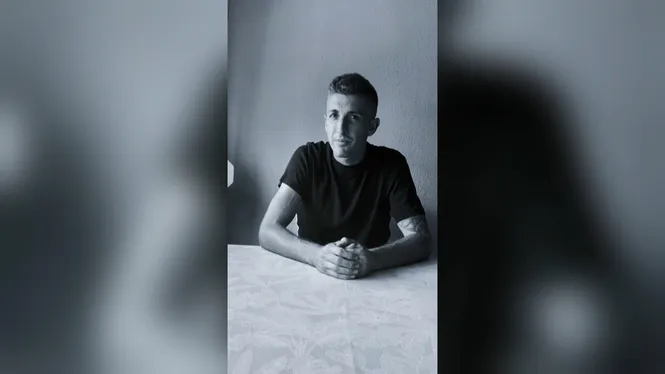 Xisco Quesada, un jove pare de 28 anys, afronta el càncer amb coratge i optimisme