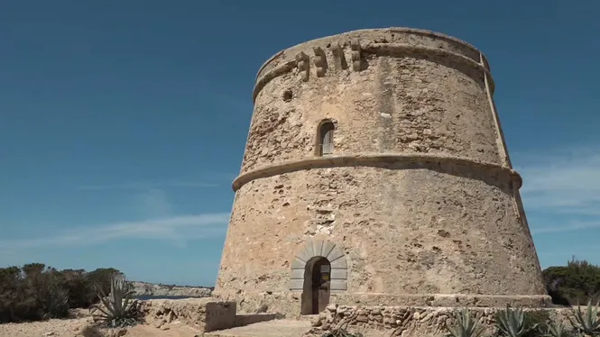 Aturen una acció publicitària de Nike a una torre de defensa d’Eivissa del segle XVIII