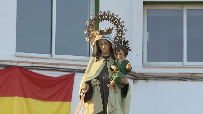 El port de Maó honora la Verge del Carme
